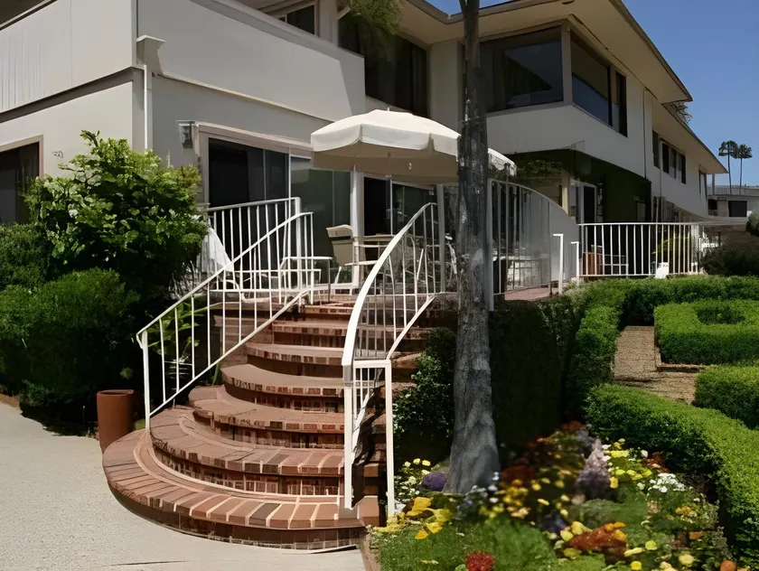 Laguna Shores Studio Suites - Image 1