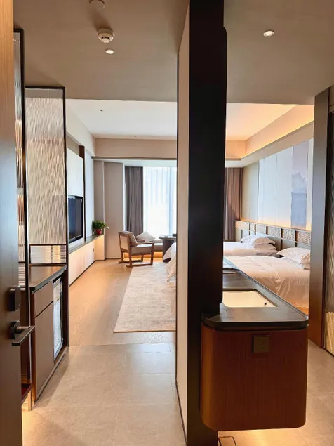 Luya Mountain International Hotel - Image 1