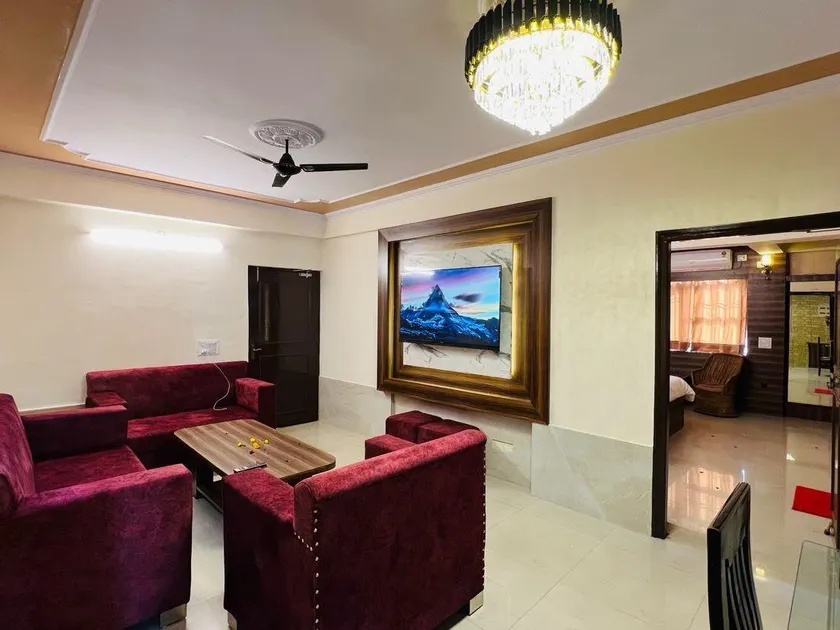 Luxur Inn - 3BHK Apartment - Image 1
