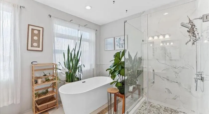 Game Day RoofDeck South Philly 4BR 3BA Home Just 10 Mins From Stadiums - Image 1