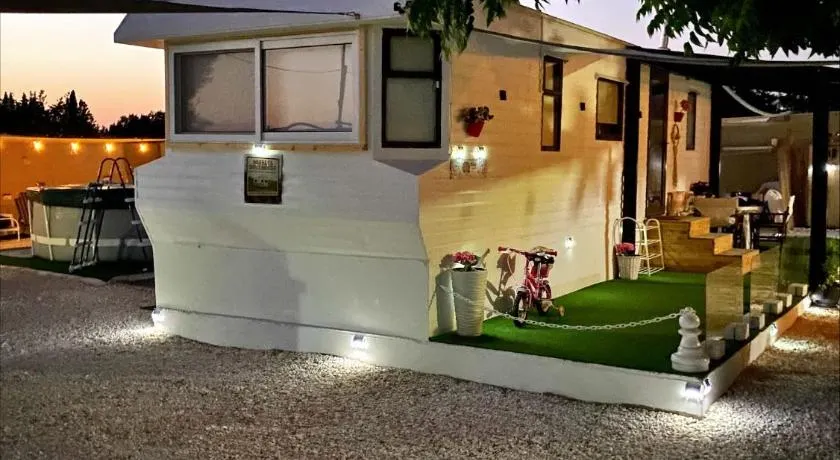 Nefeli's Dollhouse Caravan 3 minutes from Geroskipou Beach - Image 1