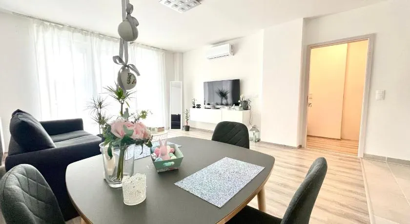 Park West Apartment - Free Parking - Image 1