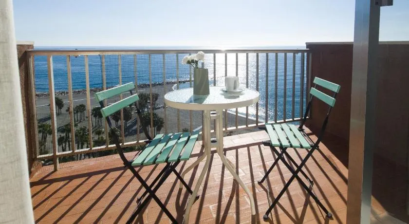Increíble apartamento al mar - Image 1