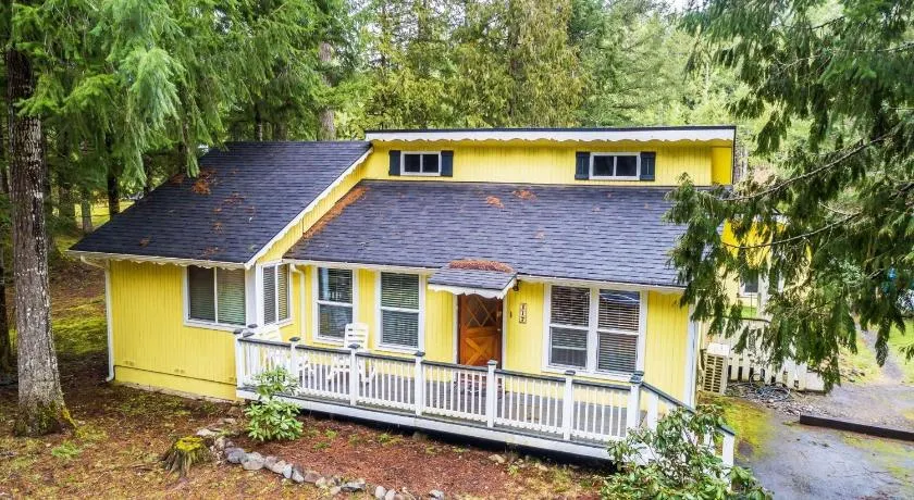 Perch - The Yellow Cabin - Image 1