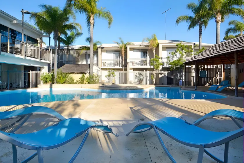 Mandurah Motel and Apartments - Image 1