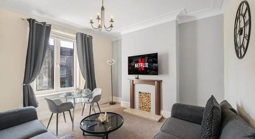 Holburn Lodge by Duthie Park Work Ready Fast Wi-Fi - Image 1