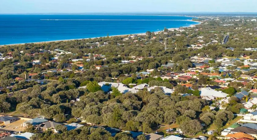 Lazy Days Caravan Park - Image 1