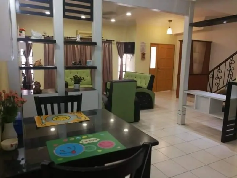 Holiday Homestay - Image 1