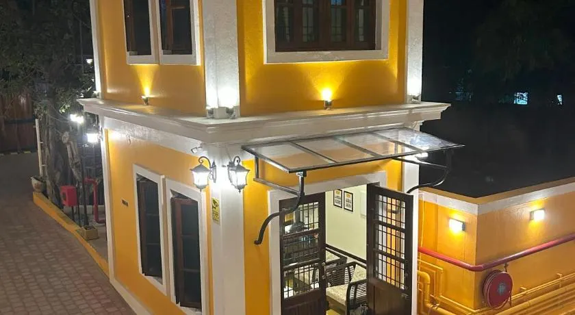 Hotel Grand Palais - Image 1