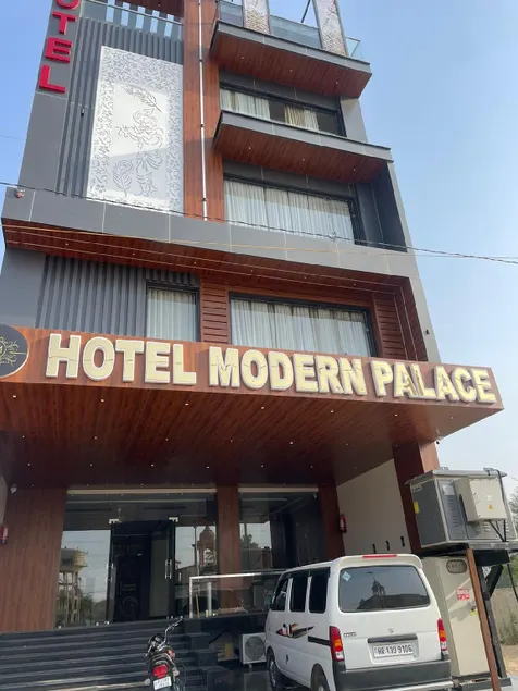 Hotel Modern Palace - Image 1