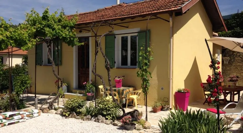 LE 43 - Casa piacevole e tranquilla con giardino recintato, nel centro di La Trinité - Image 1