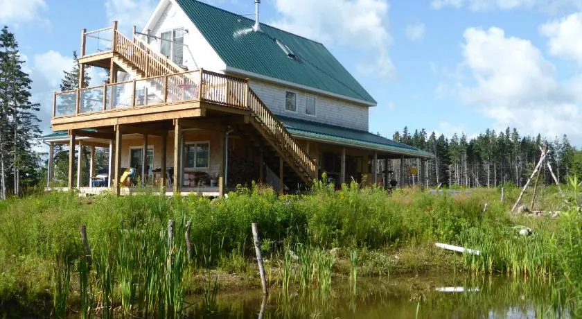 North Shore Retreat - OFF-GRID - OCEANfront - Image 1
