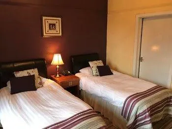 The County Hotel - Self Check-In, Ultra Fast WI-FI, Free Parking, Central Location - Image 1