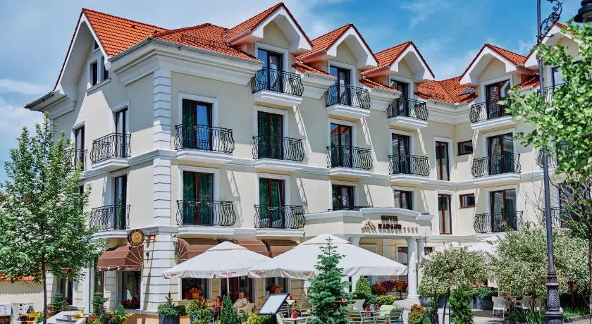 Radsor Hotel - Image 1