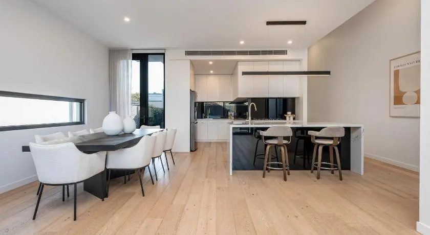 The Executive in Caulfield South - Image 1
