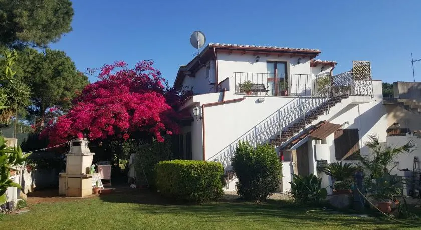 Casa Vacanze " IS MERIS " - Image 1