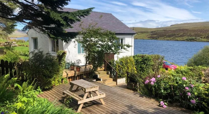 Storr Apartments - Image 1