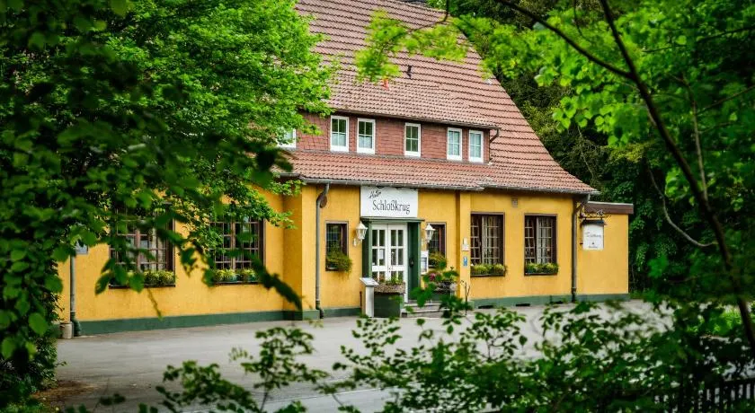 Hotel Holter Schloßkrug - Image 1
