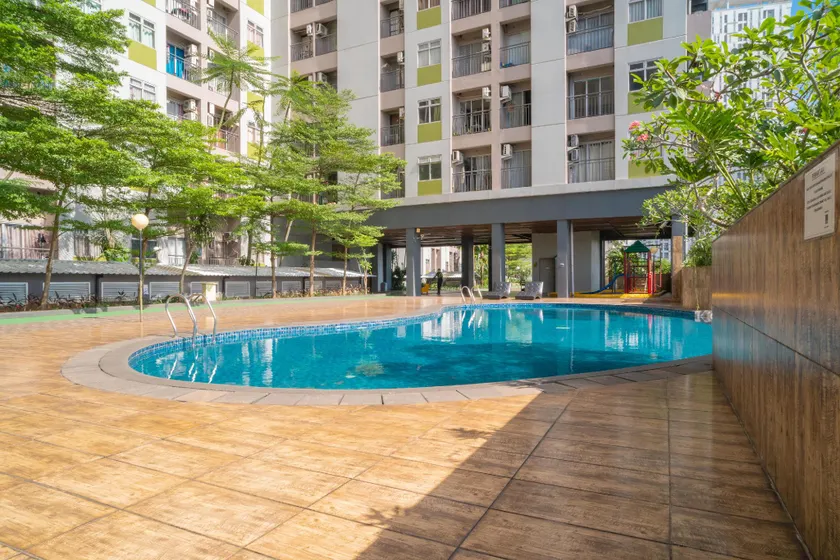 Chic Studio at Serpong Green View Apartment By Travelio - Image 1