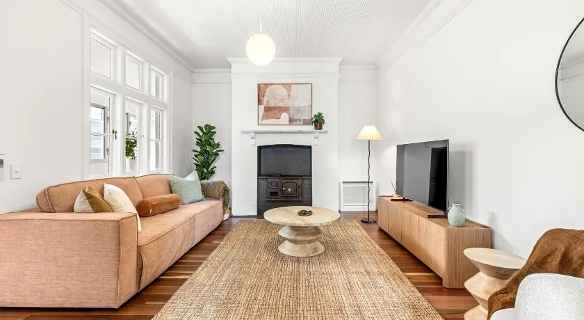 2-4 Trinity Avenue - Image 1