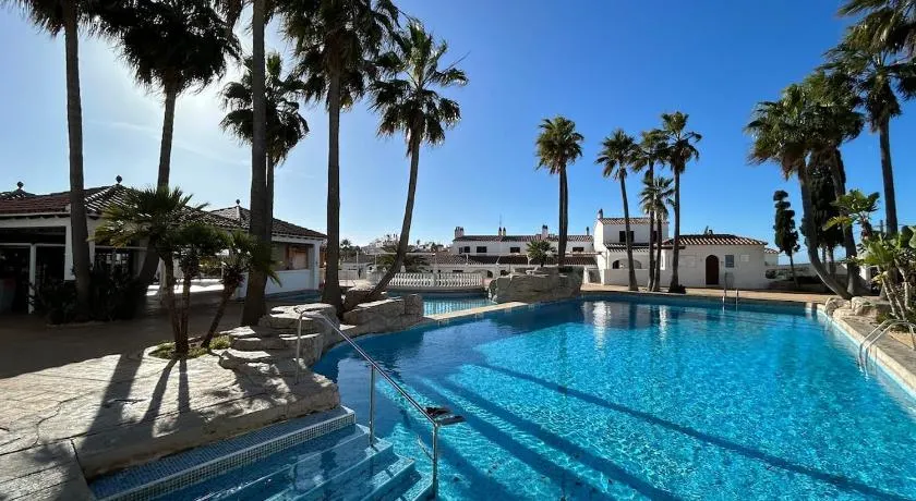Can Isabel, apartamento con piscina, restaurante y zona de juegos - Image 1