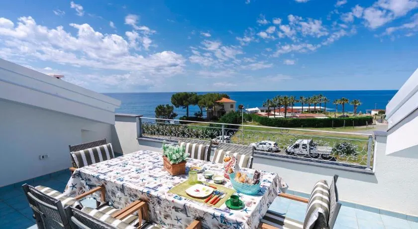 House of Poseidon - Luxury Suite - Image 1