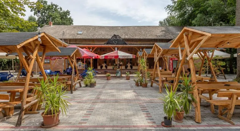Pavilon Panzió Étterem és Pizzéria - Image 1