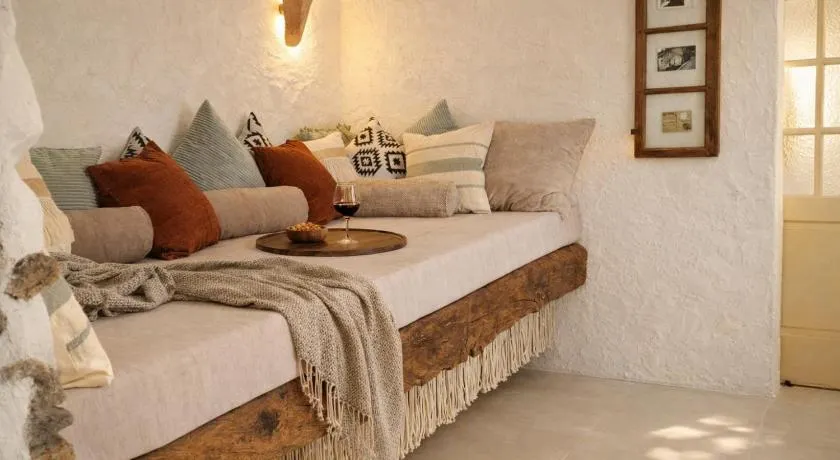 Charming garden apartment in a 1920s stone house - Image 1