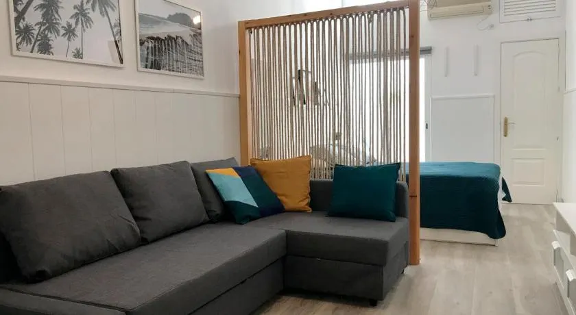 Ideal Apartamento Tipo Loft en Triana Sevilla Wifi - Image 1