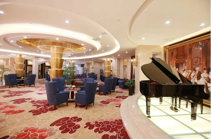 New Paris Hotel - Image 1