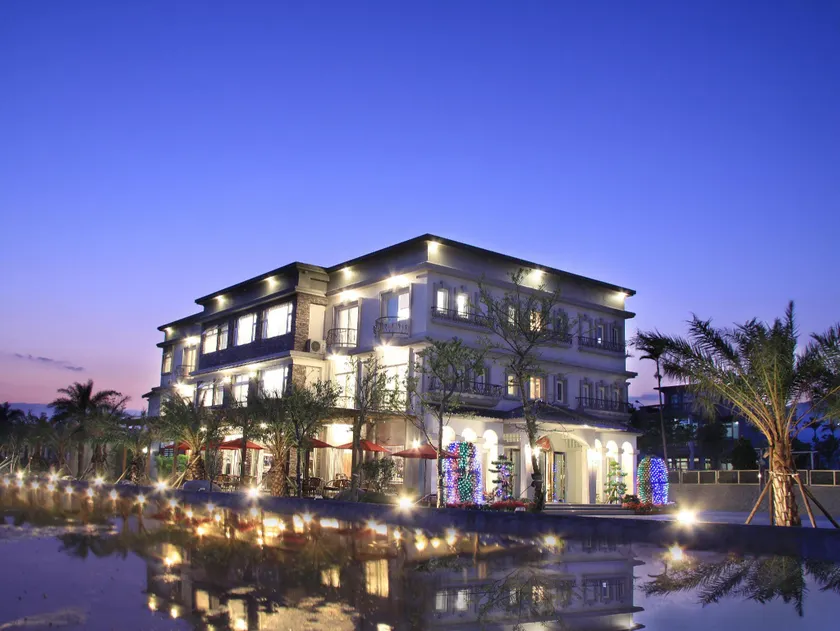 Spring Fountain Hotel - Image 1