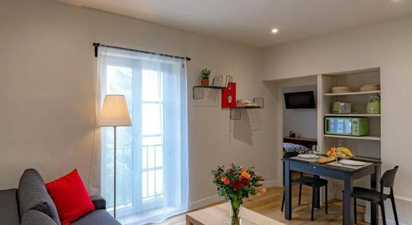 Romantic Suite Bellevue et Parking - Image 1