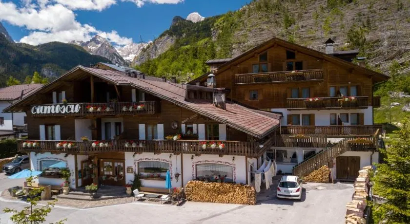 Hotel Camoscio - Image 1