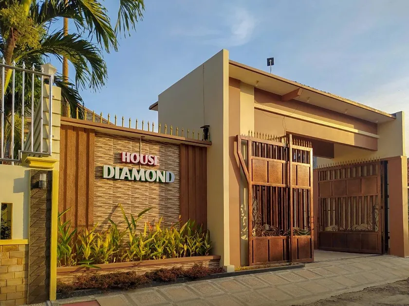 RedDoorz Syariah near Exit Tol Pemalang - Image 1