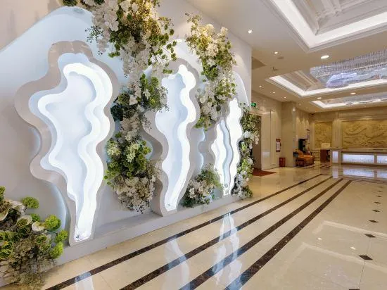 Binyue Hotel - Image 1