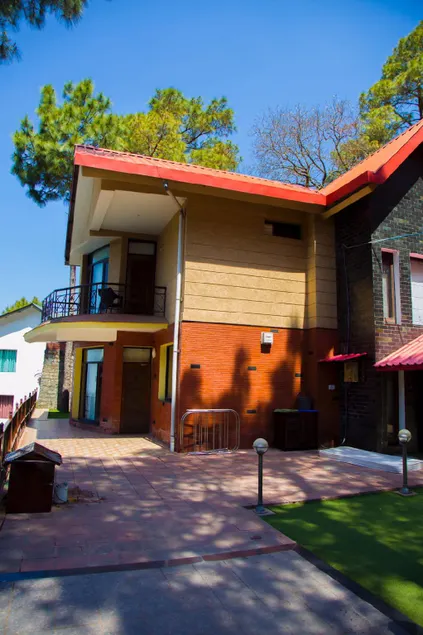 Classic Pine View Villa Kasauli - Image 1