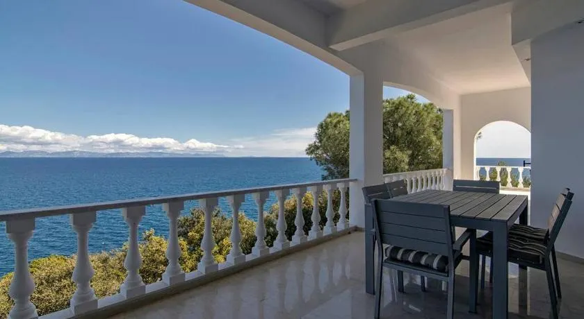 Laconian Collection Villa Big Blue - Image 1