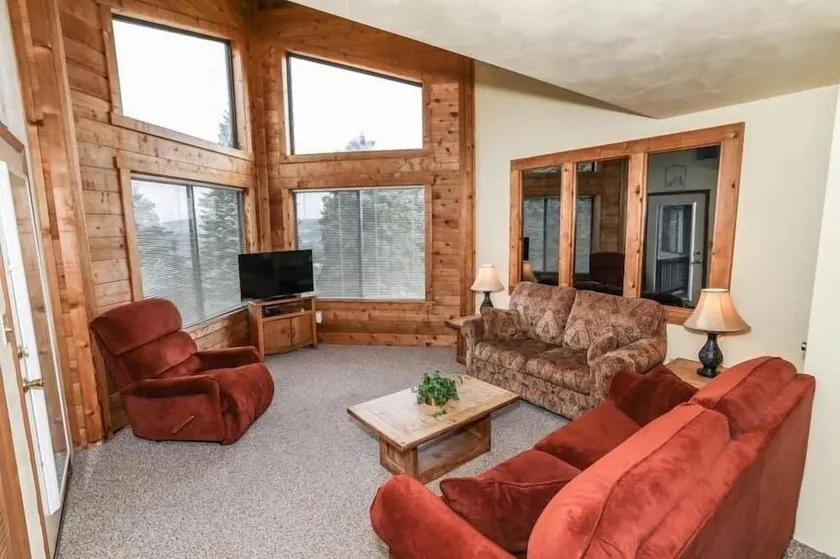 Seven Springs Stoneridge 1 BR Loft Deluxe Ski In-Out Condo - Image 1