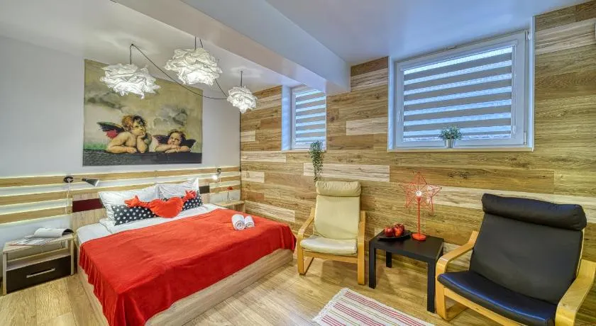 Fox Rooms Aparthotel - Image 1
