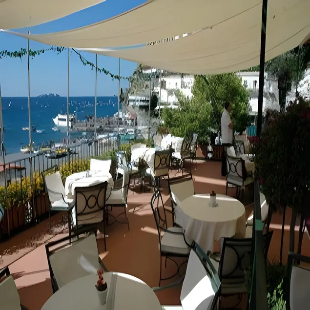 Hotel Buca Di Bacco - Image 1