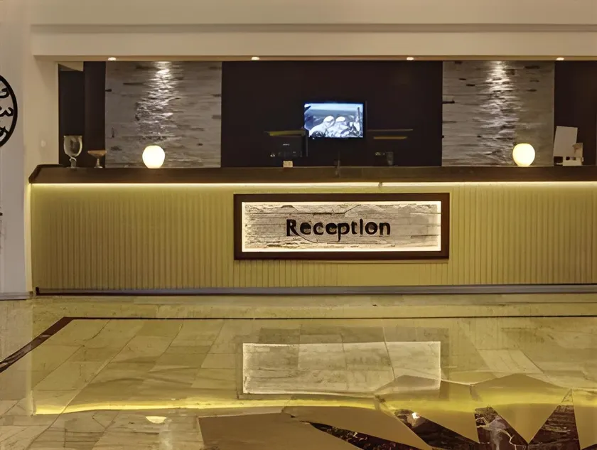 Susuzlu Atlantis Hotel - Image 1