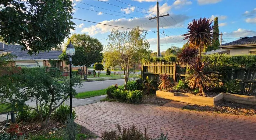 Spacious Frankston Retreat - Image 1