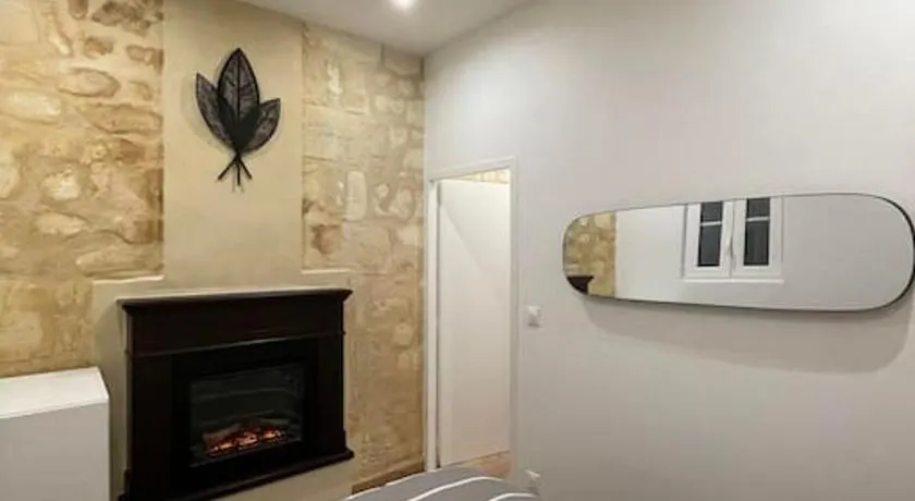 Appartement en face de la gare Saint Jean - Image 1