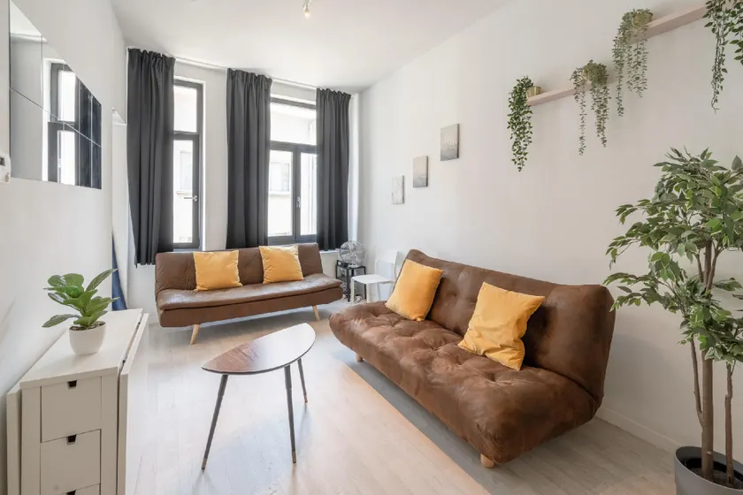 Modern 1BR Stay for 7 in Antwerp - Image 1