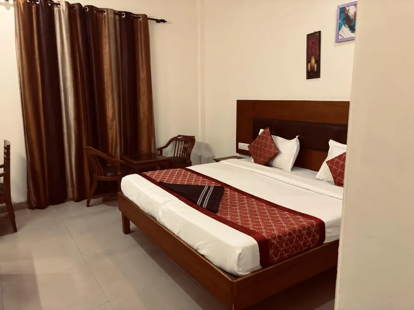 Hotel O  MILAN HOTEL - Image 1