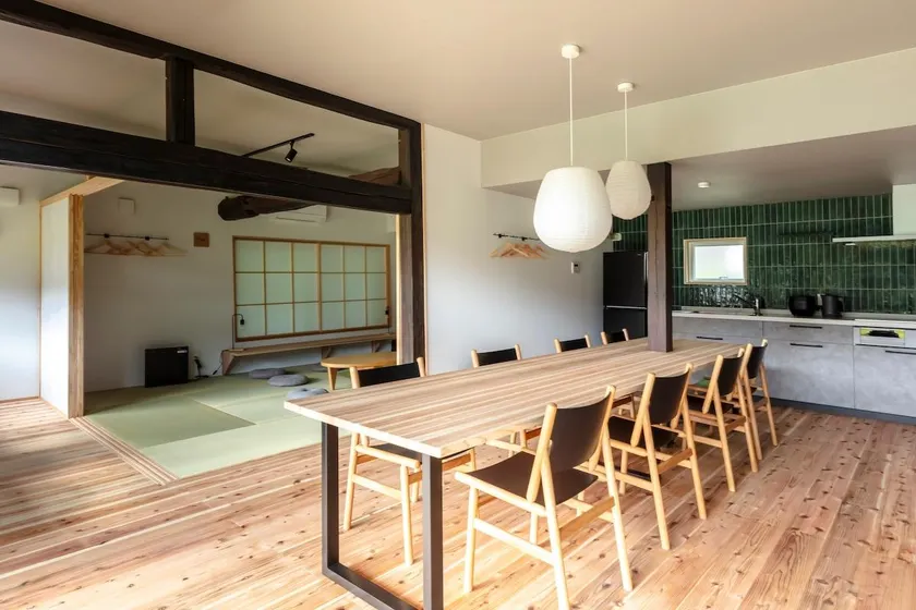 無料温泉券付き 最大12名 バーベキュー可能な一棟貸切宿 奥阿賀七名庵らくら キッチン洗濯機完備 - Image 1