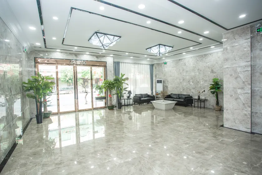 Jinying Theme Hotel (Boruo Overseas Chinese Middle School Rainbow Plaza) - Image 1