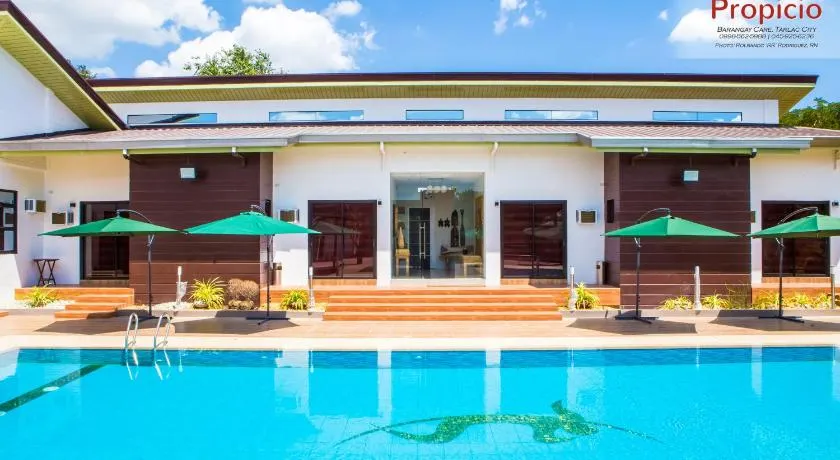 Propicio Hotel and Resort - Image 1