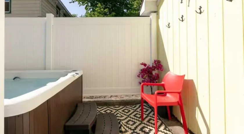 Walk to Parks, Dining & Lake! Game Room! Hot Tub! - Image 1