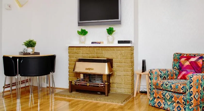 St Mary's Crescent House - Image 1